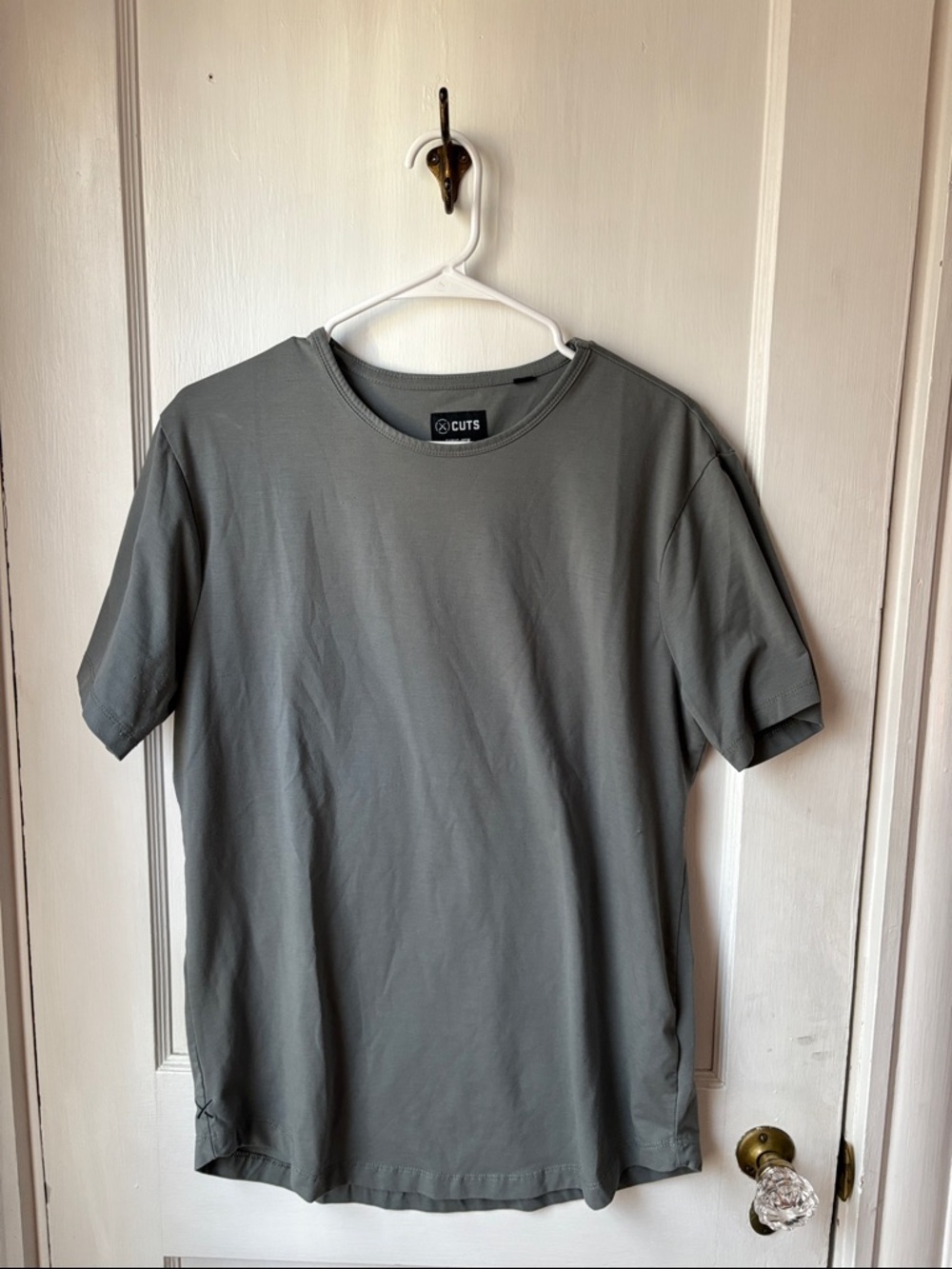 Men’s Cuts Curved Hem T Shirt/ Size Large in Teal